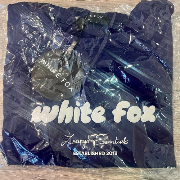 White Fox baby tee - Picture 4 of 4